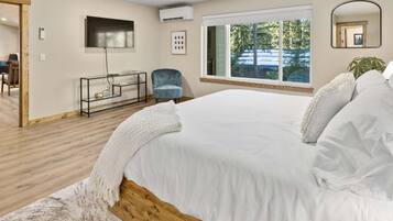 5 chambres, fer et planche à repasser, lit de bébé portatif