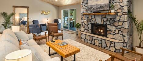 TV connectée, cheminée, jeux vidéo