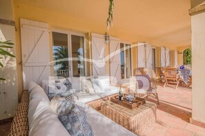 Outdoor dining - Provençal villa with sea view (STE MAXIME)