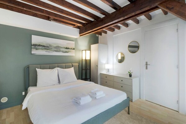 3 bedrooms, iron/ironing board, travel crib, WiFi