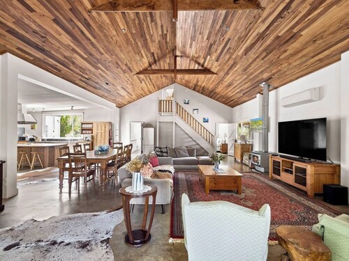 Wisteria Vines Estate Rustic Elegance by the Coast
