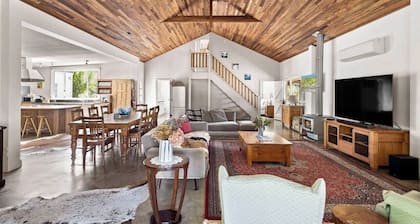 Wisteria Vines Estate Rustic Elegance by the Coast