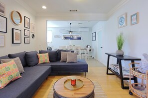 Smart TV, video games - Disney Magic Spacious Sanctuary (Anaheim)