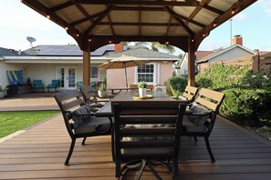 Outdoor dining - Disney Magic Spacious Sanctuary (Anaheim)