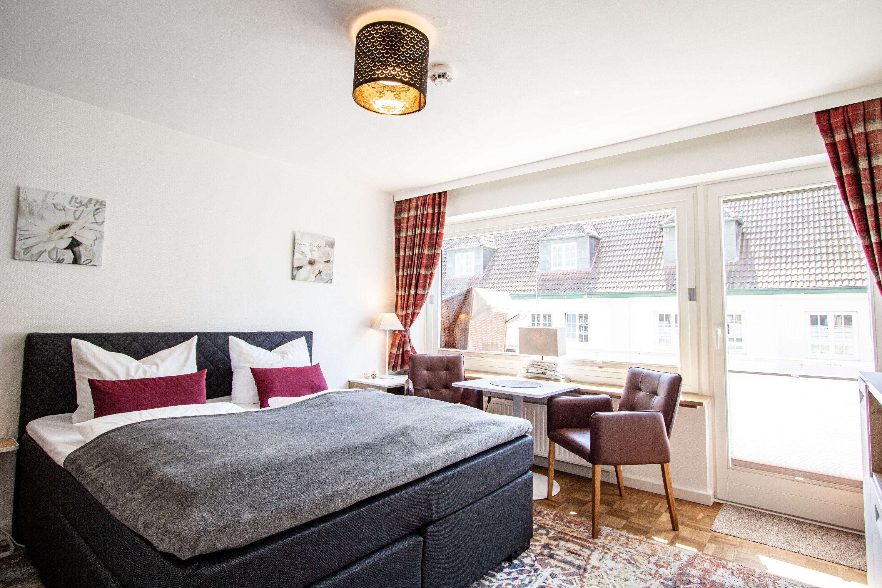 Een strijkplank/strijkijzer, gratis wifi, beddengoed