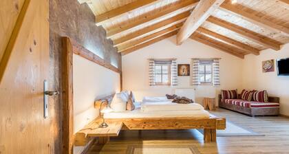 Ferienwohnung Stub'n" mit gemeinsamer Terrasse, Balkon und WLAN