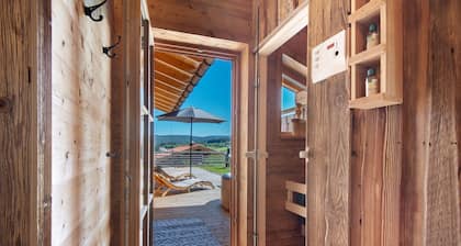Chalet 'Bergchalet 2' with Private Pool, Private Terrace and Wi-Fi