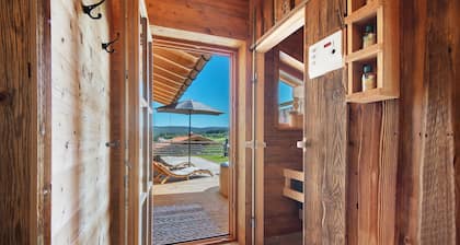 Chalet 'Bergchalet 1' with Private Pool, Private Terrace and Wi-Fi