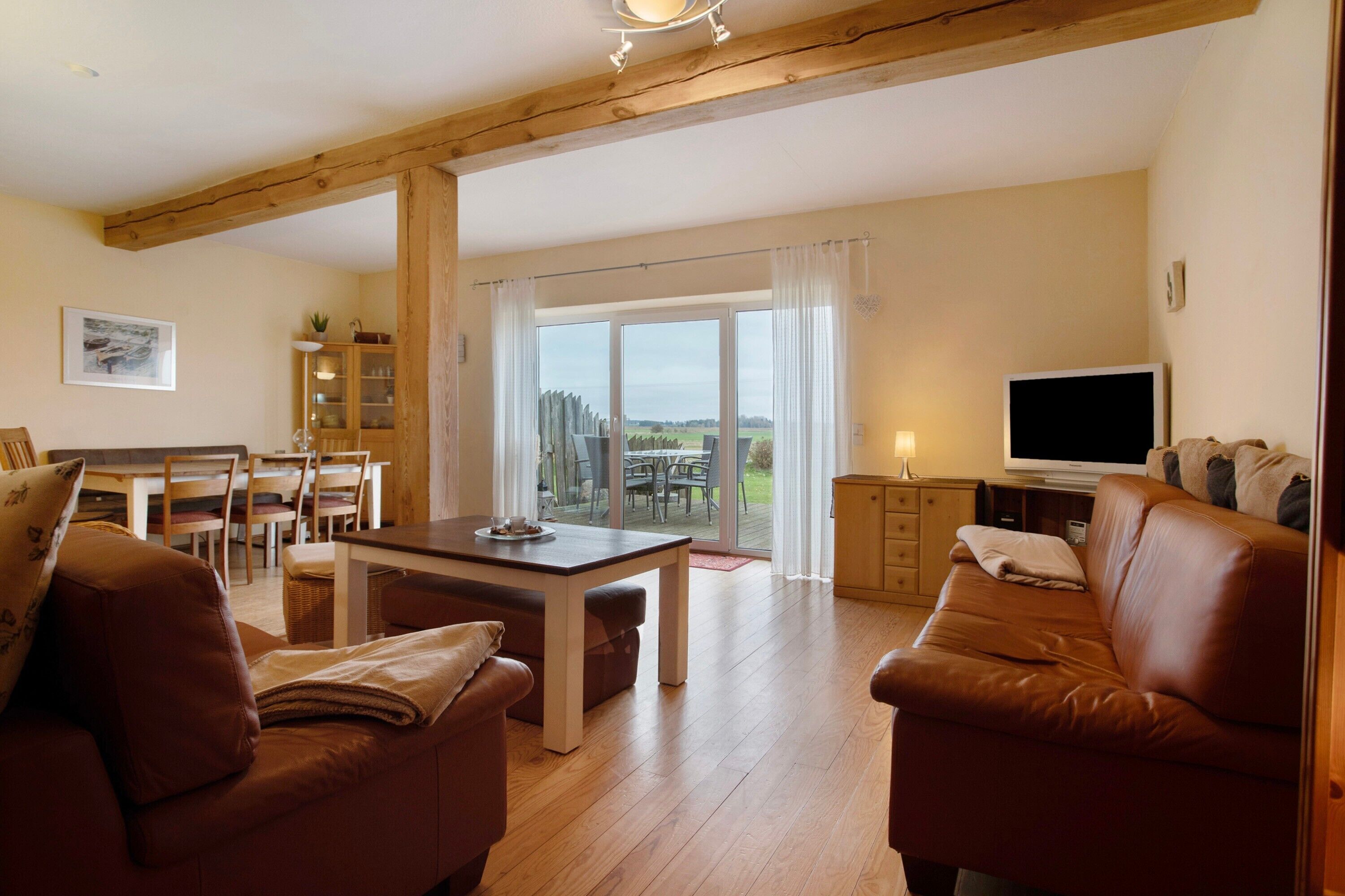 Fernseher, Stereoanlage