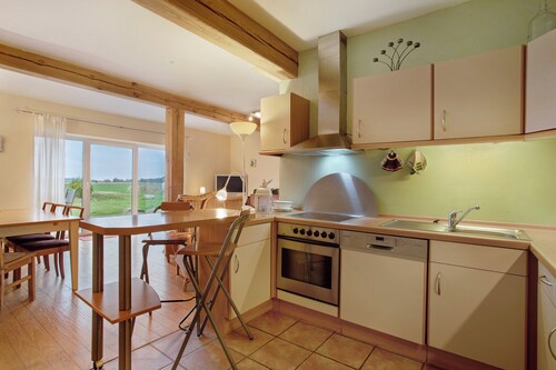 Apartment "Poggenkrug Halbsguth" with Lake View, Private Terrace & Wi-Fi