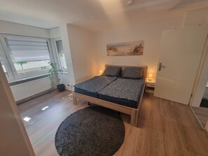 2 bedrooms, iron/ironing board, free WiFi, bed sheets - Holiday Apartment 'Kleve Kellen' with Balcony and Wi-Fi (Kleve)
