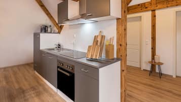 Kühlschrank, Ofen, Herdplatte, Geschirrspüler