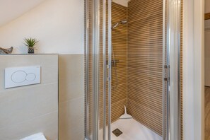 Shower, towels
