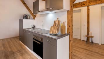 Kühlschrank, Ofen, Herdplatte, Geschirrspüler