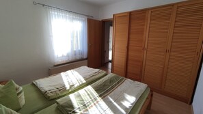 1 chambre, fer et planche à repasser, Wi-Fi gratuit, draps fournis