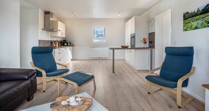 Ferienwohnung '5 Sterne Boddenblick' mit Privatterrasse, Balkon und WLAN