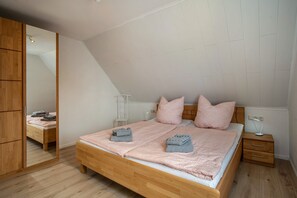 2 chambres, fer et planche à repasser, Wi-Fi gratuit, draps fournis