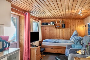 1 habitación, tabla de planchar con plancha, wifi gratis y ropa de cama 