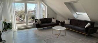 Apartment 'Maisonette Wohnung Frechen City' with Private Terrace, Wi-Fi and Air Conditioning