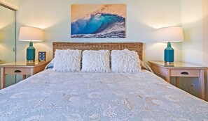 1 bedroom, iron/ironing board, free WiFi, bed sheets - Oceanfront, updated, clean, modern. Great reviews! (Lahaina)