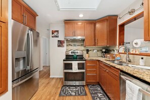 Fridge, microwave, dishwasher, coffee/tea maker - Sanctuary in the City Private Hot Tub Pets Welcome (Denver)