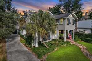 Exterior - The Grey Pearl - Swimming Pool, Premier Location! (St. Simons Island)