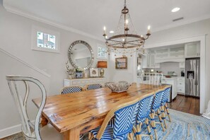 Dining - The Grey Pearl - Swimming Pool, Premier Location! (St. Simons Island)