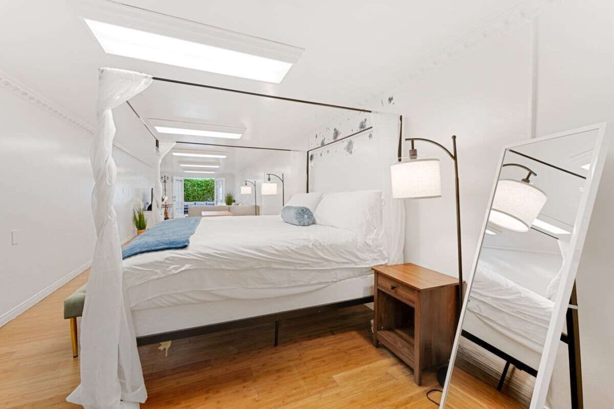 1 chambre, fer et planche à repasser, Wi-Fi gratuit, draps fournis