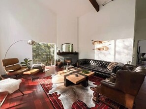 TV, fireplace, video games, stereo