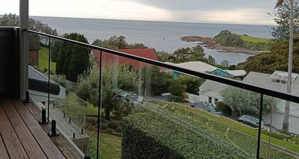 Boat Harbour Suite, beautiful ocean and country views. Excellent whale watching