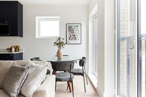 2 bedrooms - The Wembley Park Wonder - Charming 2bdr Flat With Balcony (Wembley)