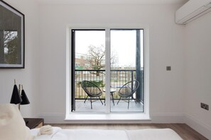 2 bedrooms - The Wembley Park Wonder - Charming 2bdr Flat With Balcony (Wembley)