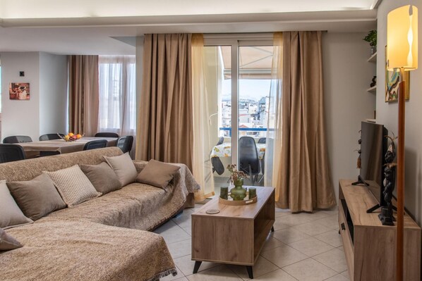 2 bedrooms - Sky 7 View Apartment (Heraklion)