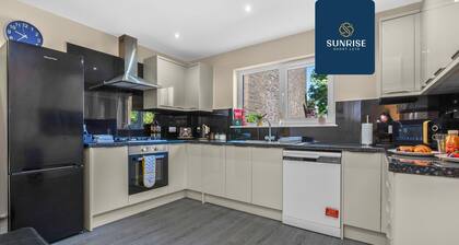 Muirton 1 - 4 Rooms, 4 Large Beds