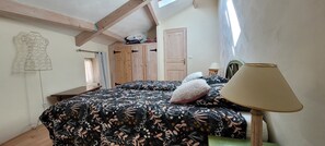 2 soverom, strykejern/-brett, reiseseng for barn og wi-fi (inkludert)