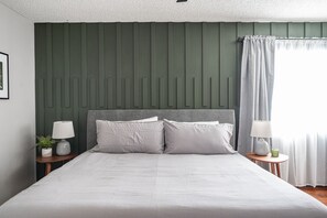 4 室のベッドルーム、アイロン / アイロン台、WiFi、ベッドシーツ