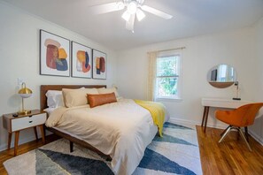 2 bedrooms, desk, iron/ironing board, WiFi - Cottage @ Midtown - Central Location! (2) (Tallahassee)