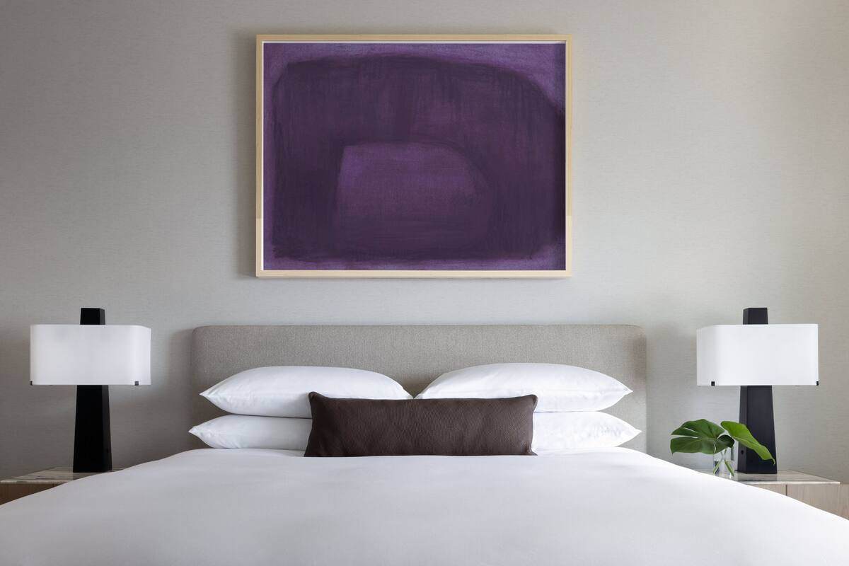 義大利 Frette 床單、高級寢具、迷你吧、客房內保險箱