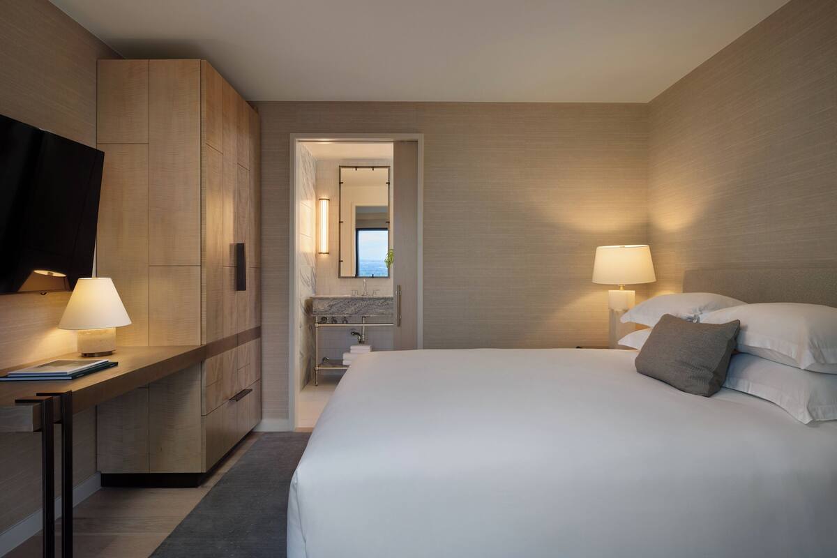 總統套房 | 義大利 Frette 床單、高級寢具、迷你吧、客房內保險箱