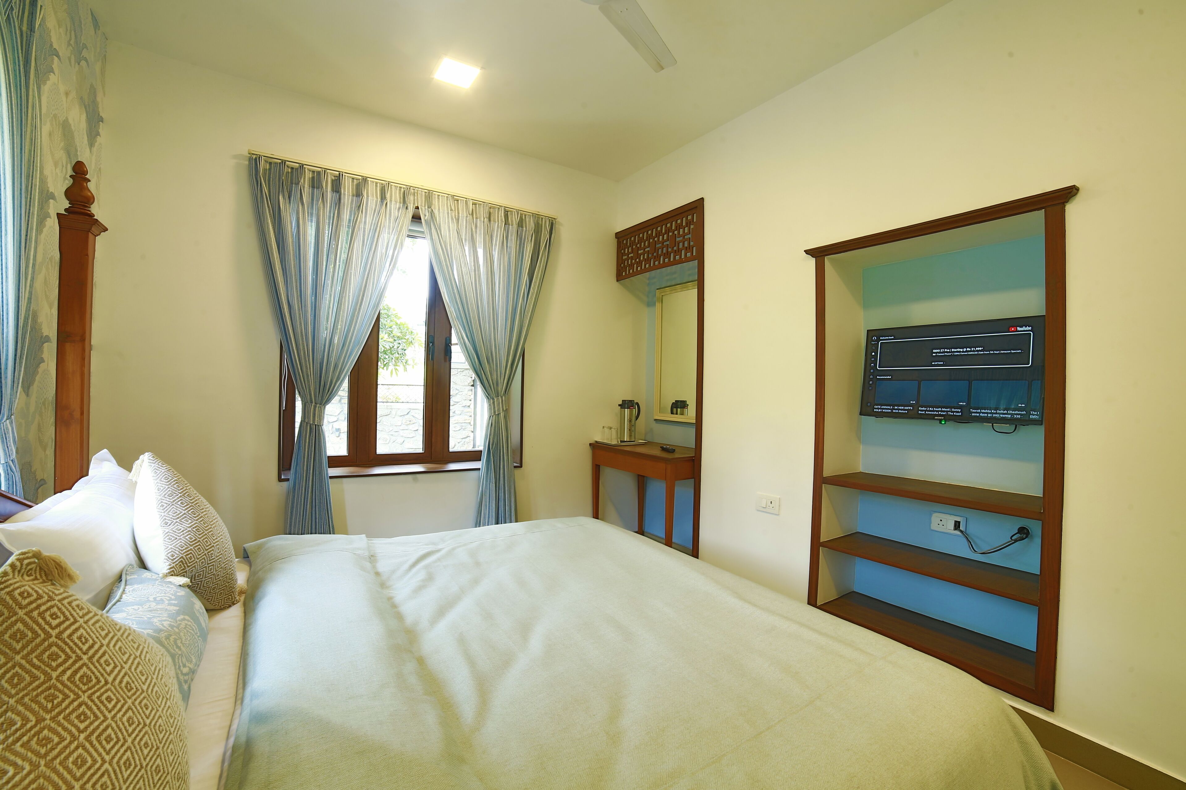 7 bedrooms, WiFi, bed sheets