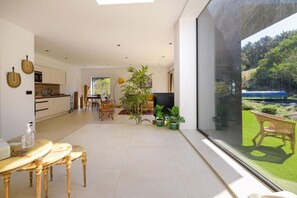 Premium Villa, 2 Bedrooms, Private Pool (Villa A Muredda) | Living area | 50-inch flat-screen TV with cable channels - Les Villas de Palombaggia (Porto-Vecchio)