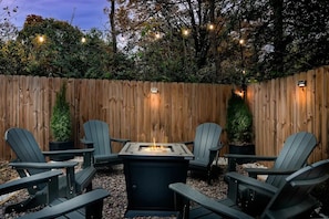 Property grounds - Clarkwood | 1.5 Miles From DT & UofA (Fayetteville)