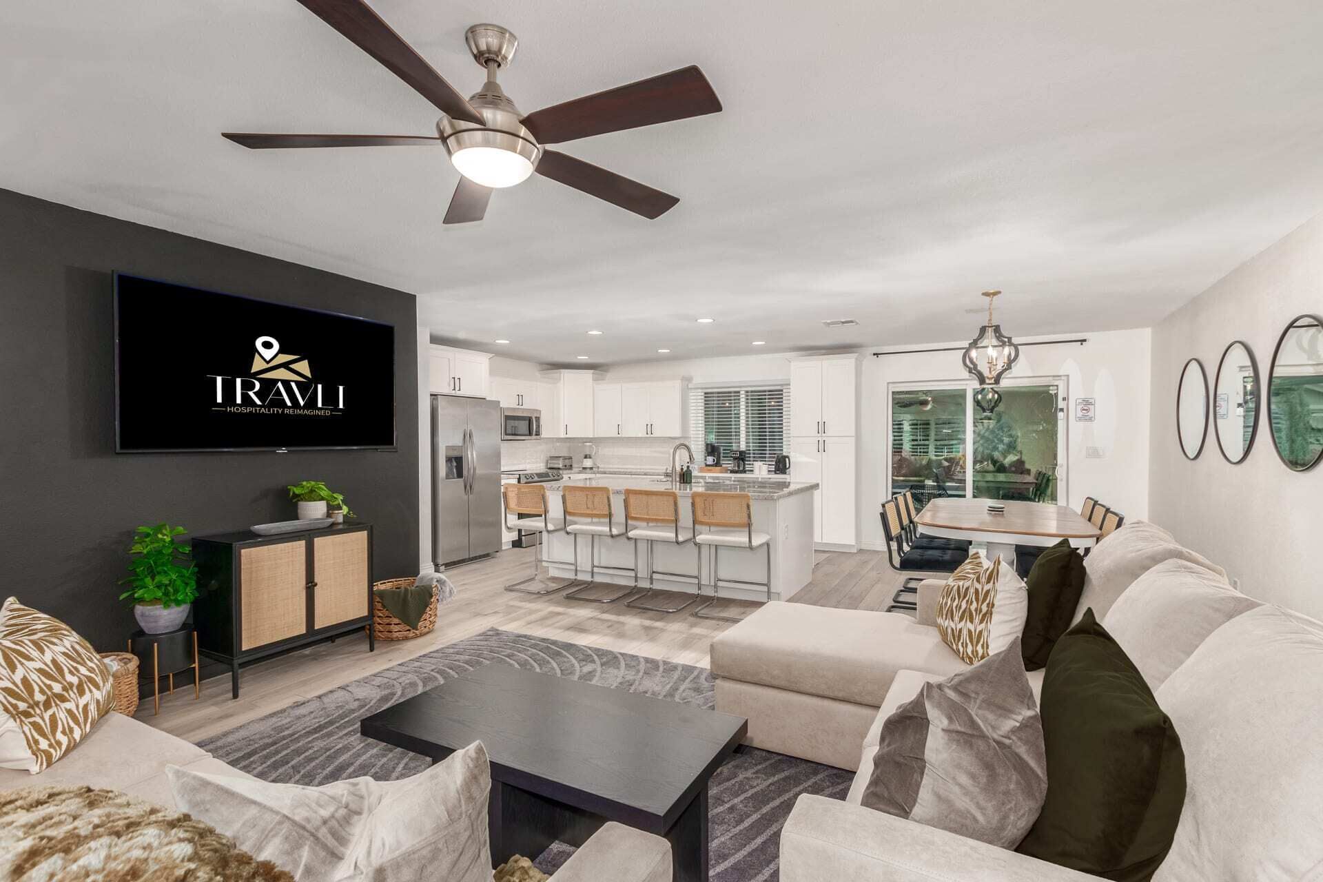 Fernseher, Bücher, Arbeitsbereiche