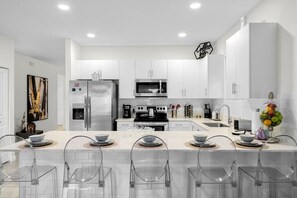 Oven, kitchen islands