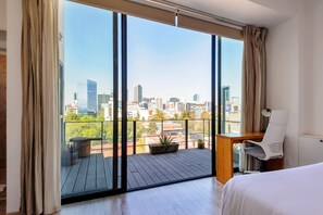 3 soveværelser, skrivebord, strygejern/strygebræt, weekendseng