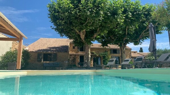 Piscine extérieure (ouverte en saison)