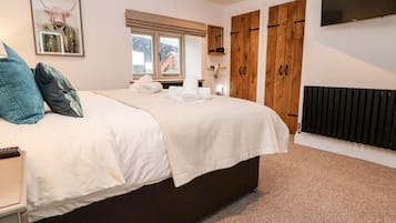 2 bedrooms, individually decorated, individually furnished, free WiFi