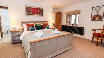 2 bedrooms, WiFi (free), individually decorated, individually furnished