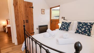 2 bedrooms, individually decorated, individually furnished, free WiFi