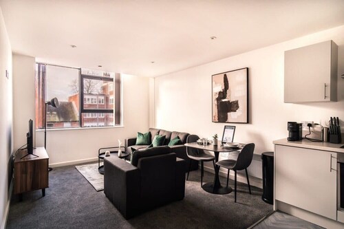 Contemporary 1 Bed Apartment in Central Preston